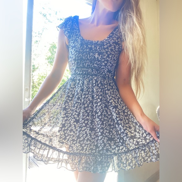 Royal Bones Skull deign dress - Picture 4 of 4